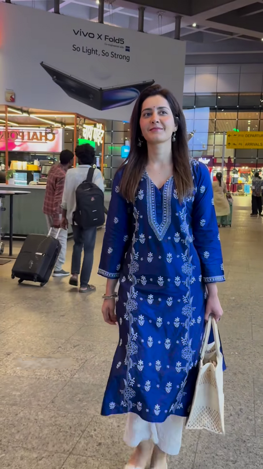 Raashii Embroidery Kurta Set